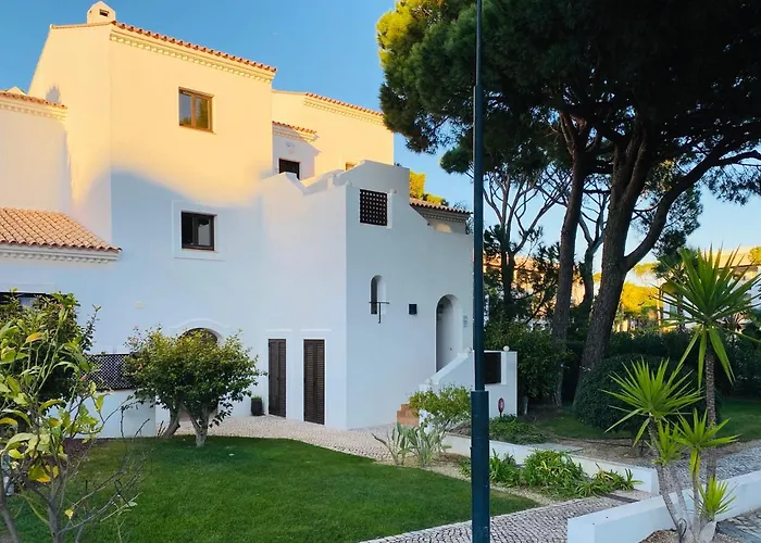 Algarve Luxury Experience - Situated Within The Pinecliffs